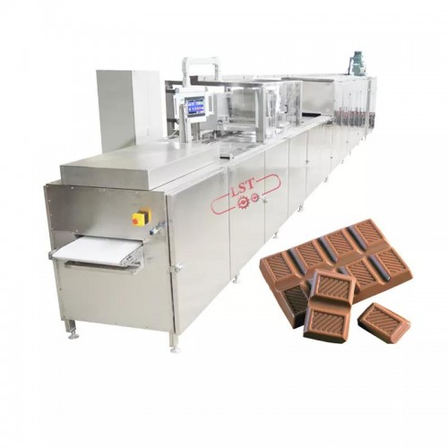 LST Factory 400-800kg / h linea di produzzione di cioccolatu automatica cumpleta cù tunnel di raffreddamentu